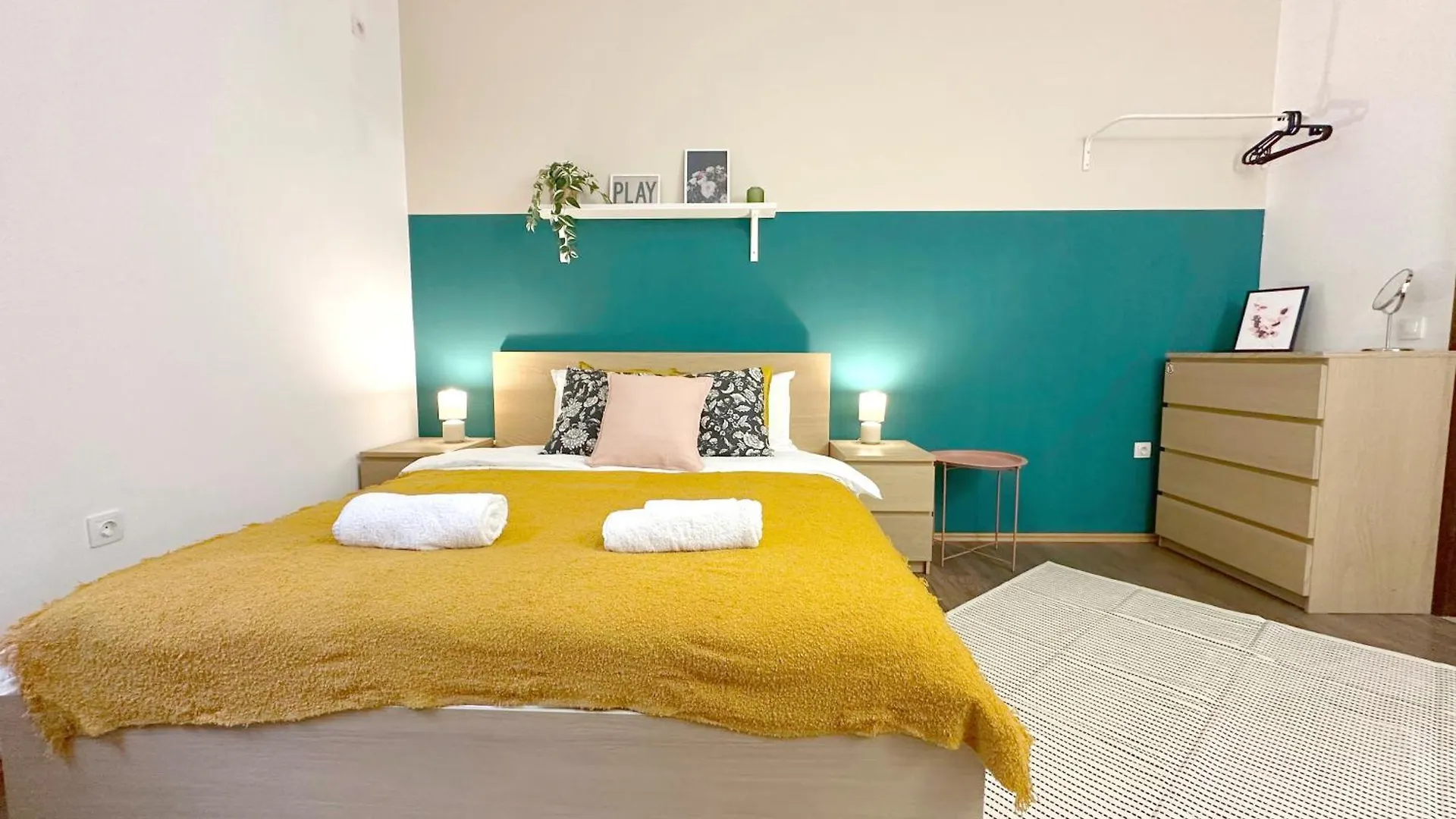 Apartment Aurora Abode - Top Center 1 Bdr Fast Wi-Fi Sofia Bulgaria