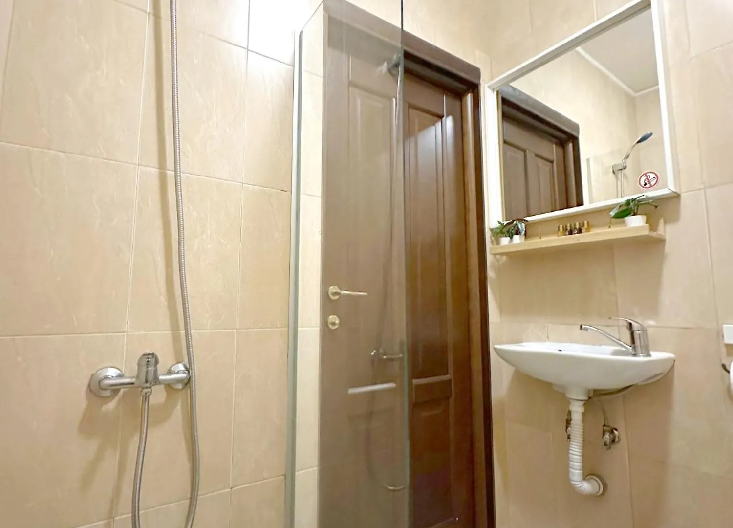Aurora Abode - Top Center 1 Bdr Fast Wi-Fi Sofia 0*,  Bulgaria