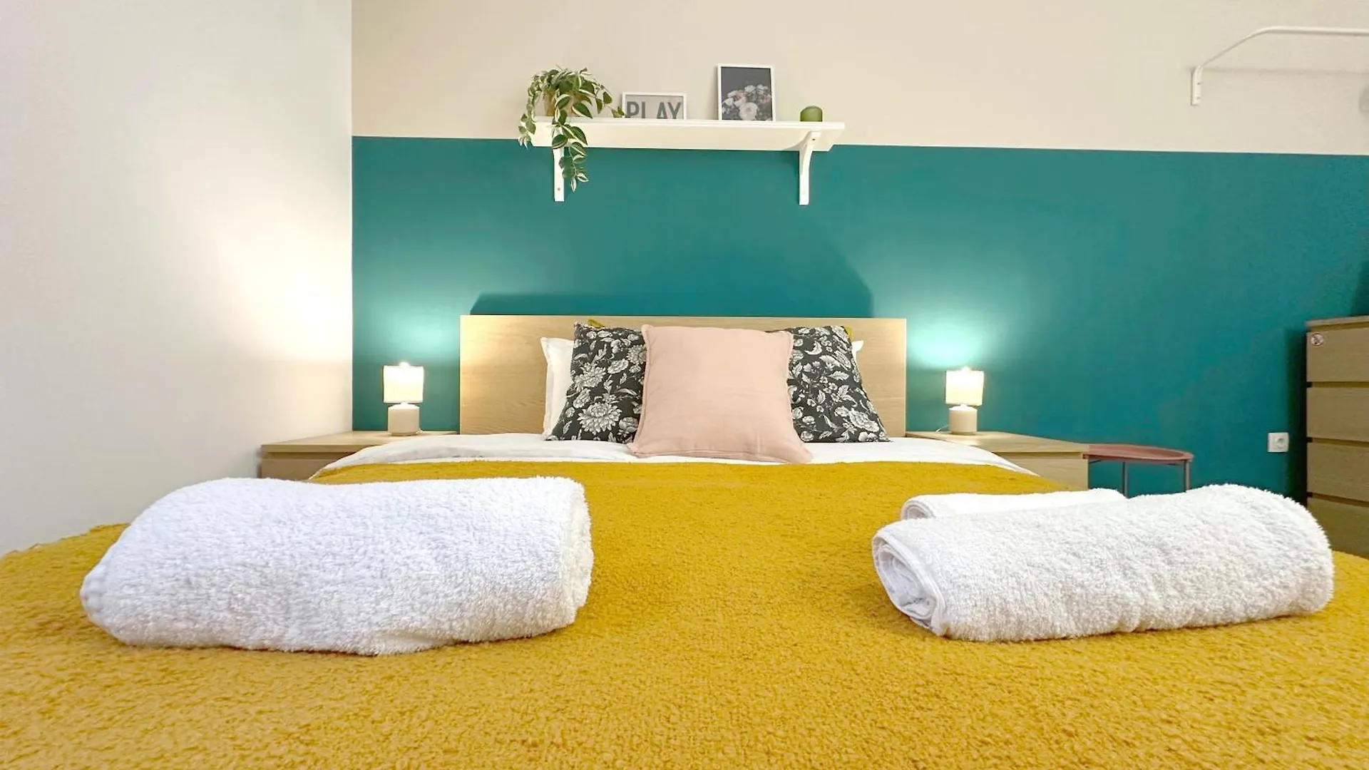 Aurora Abode - Top Center 1 Bdr Fast Wi-Fi Sofia Apartment